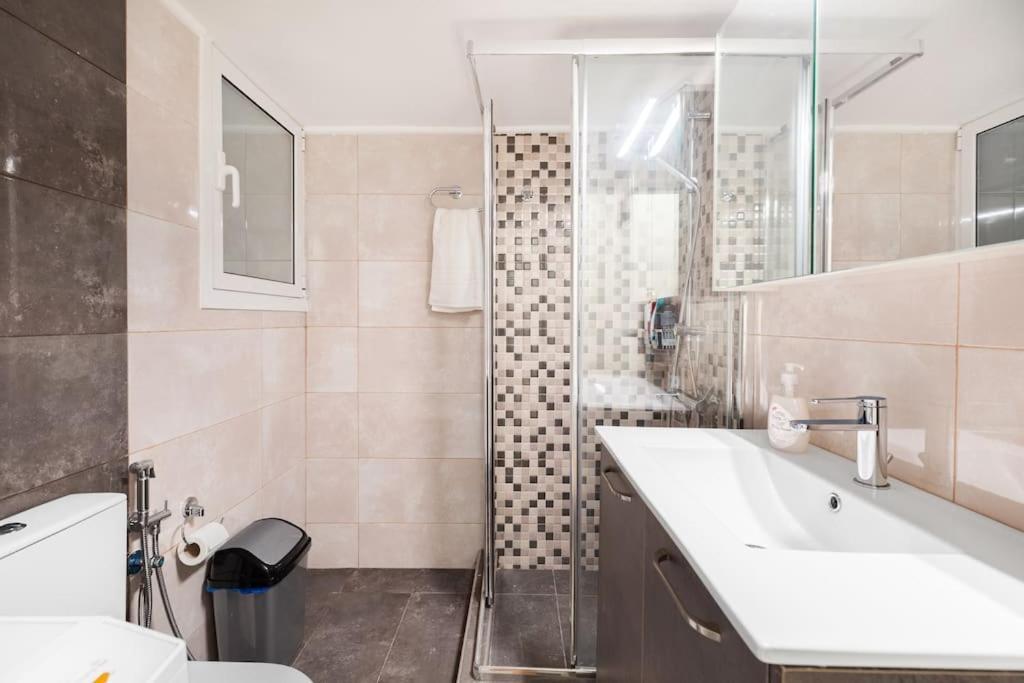 Comfy Flat Near Edem Beach By Atheniankeys Exteriör bild